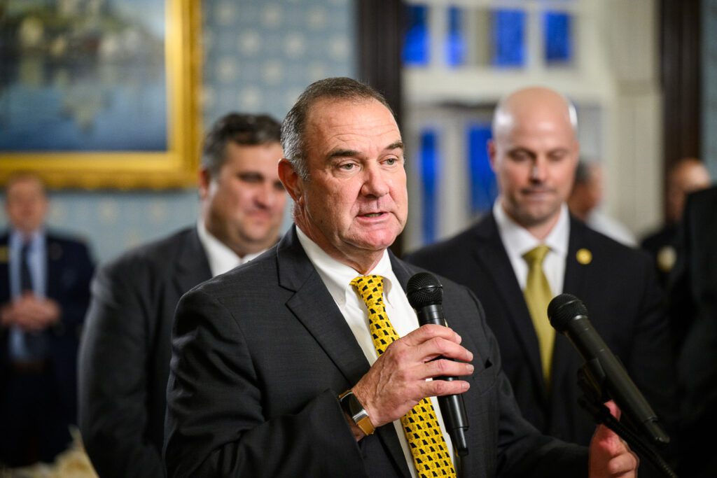LT Governor Mike Kehoe speaks to crowd